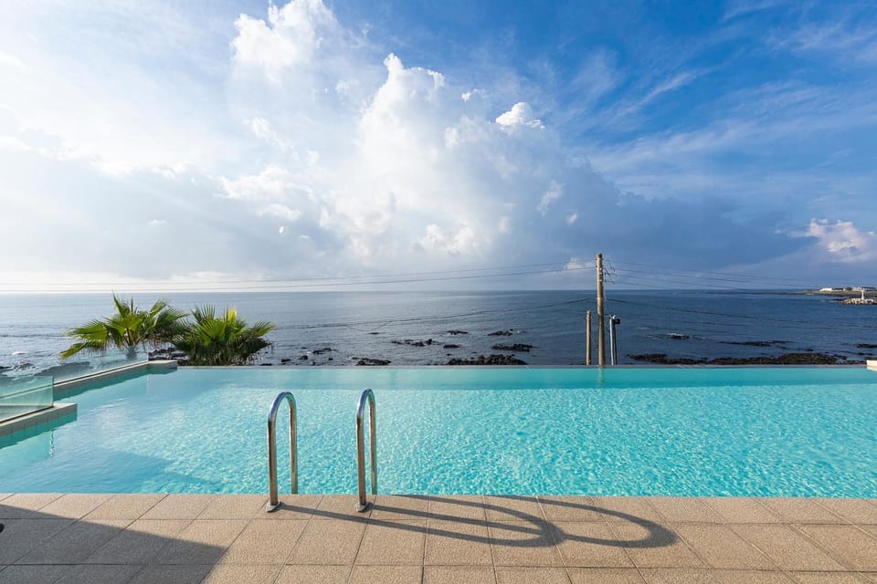 Pool view, Sea view, Swimming pool