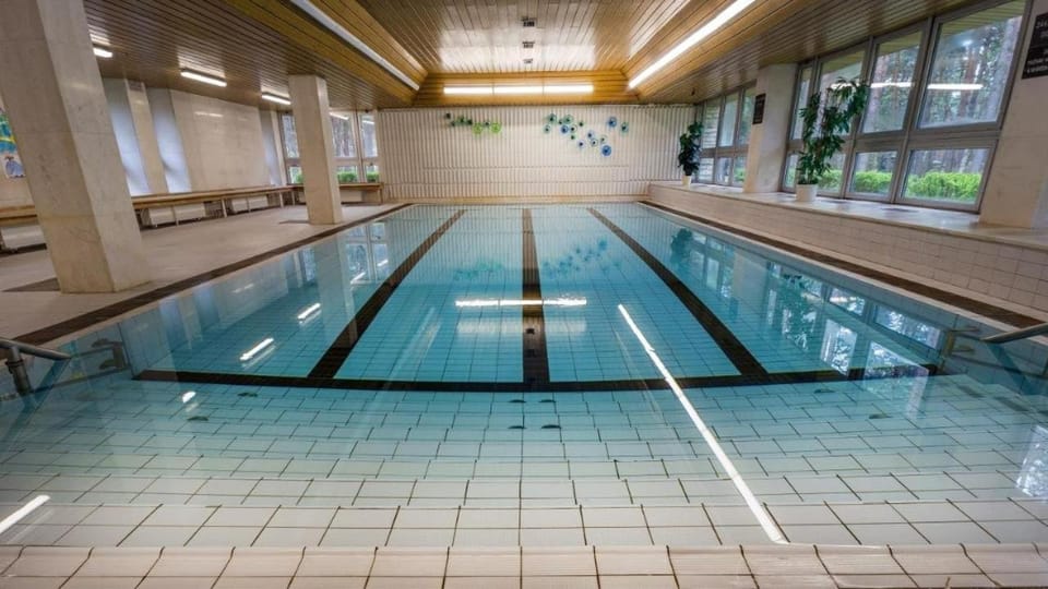 Swimming pool