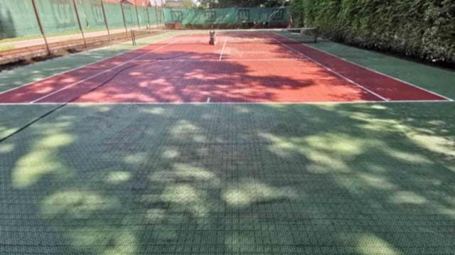 Tennis court