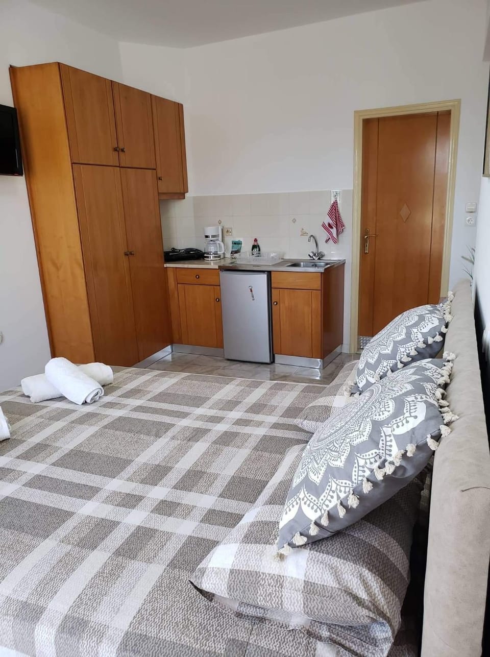 Haraki Sunrise Apartments Apartment in Rhodes, Greece