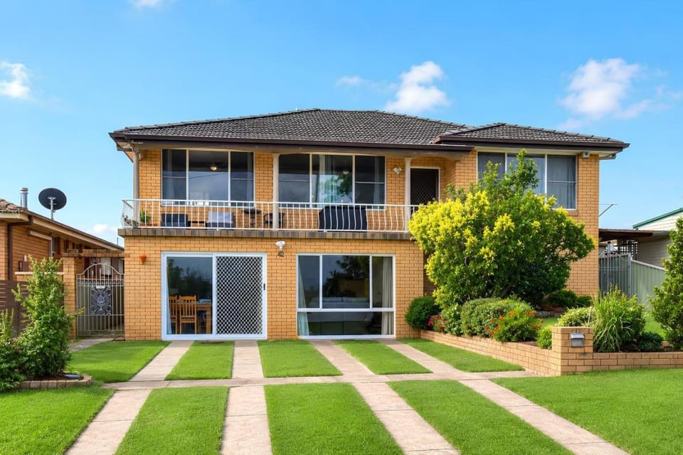 Property building, Facade/entrance, Spring, Day, Garden, Garden view