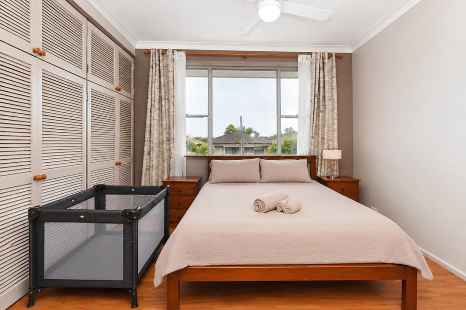 Bed, Photo of the whole room, Bedroom, cot, wardrobe