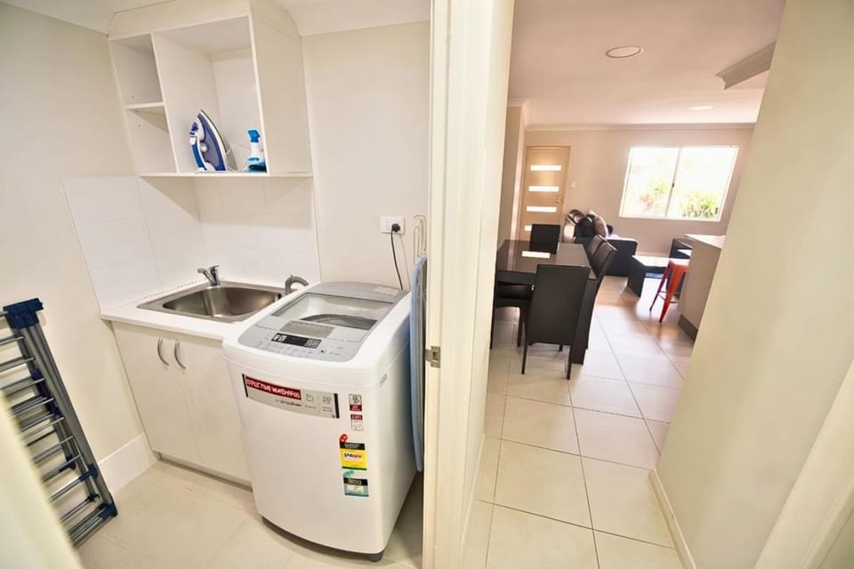 Area and facilities, dishwasher, washing machine