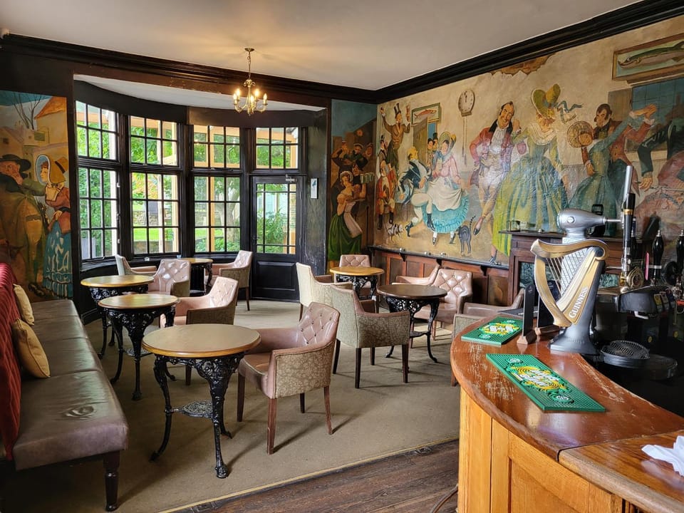 Lounge or bar, Drinks