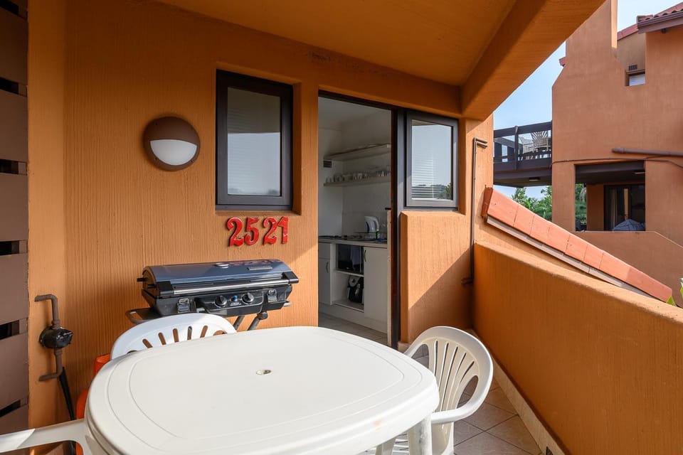 Patio, BBQ facilities, Seating area