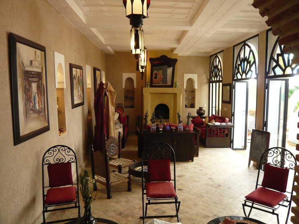 Restaurant/places to eat, Communal lounge/ TV room, Living room, Other, Banquet/Function facilities, Seating area, Dining area