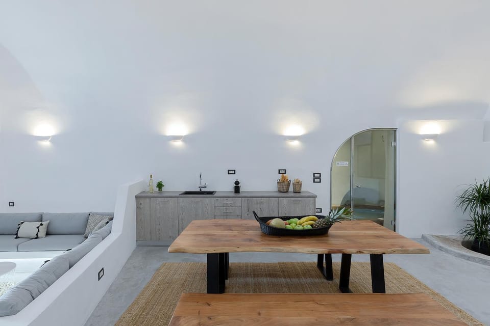 Alluvial Santorini Suites Apartment in Mesaria