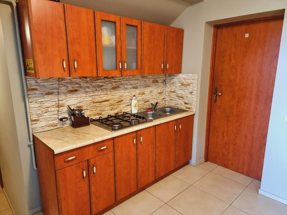 Kitchen or kitchenette, Communal kitchen