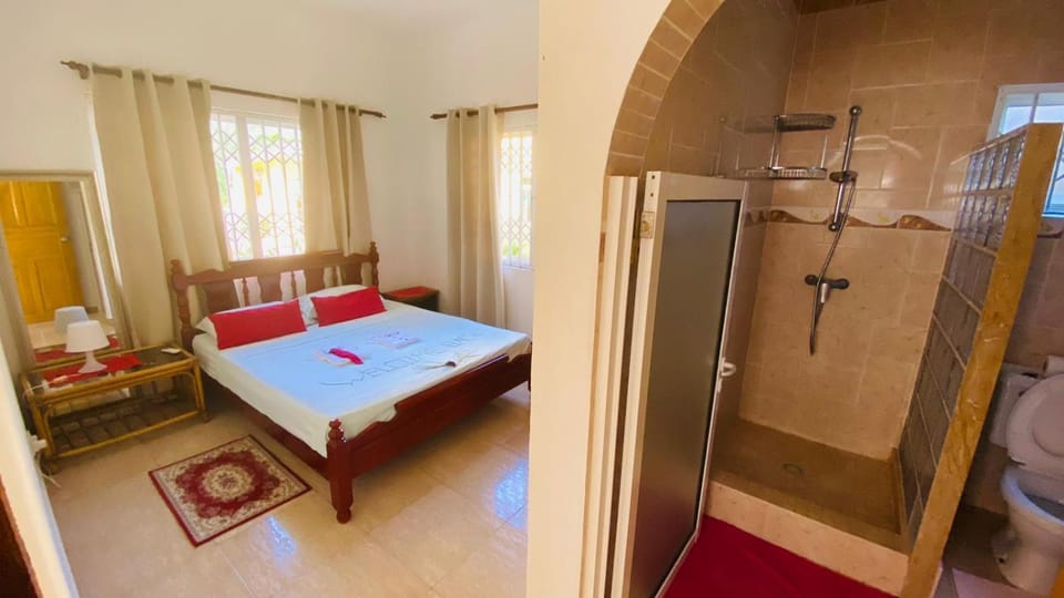 Bed, Bathroom, Bedroom