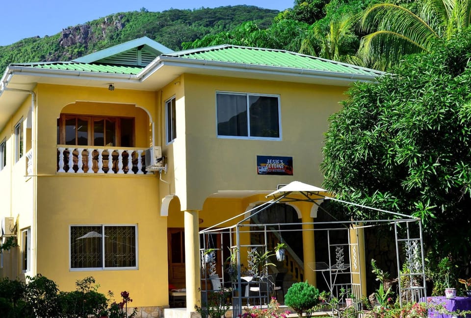 Josies Cottage Apartment in Africa