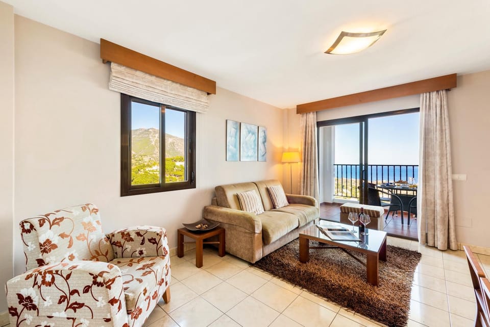 Balcony/Terrace, Living room