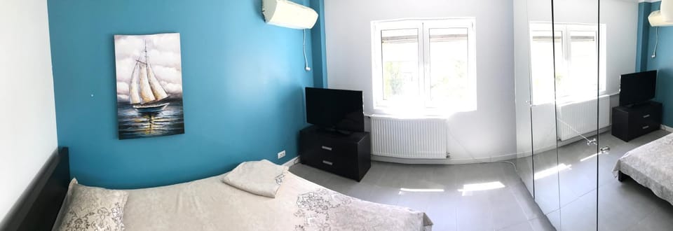 Photo of the whole room, Bedroom, air conditioner, air conditioner