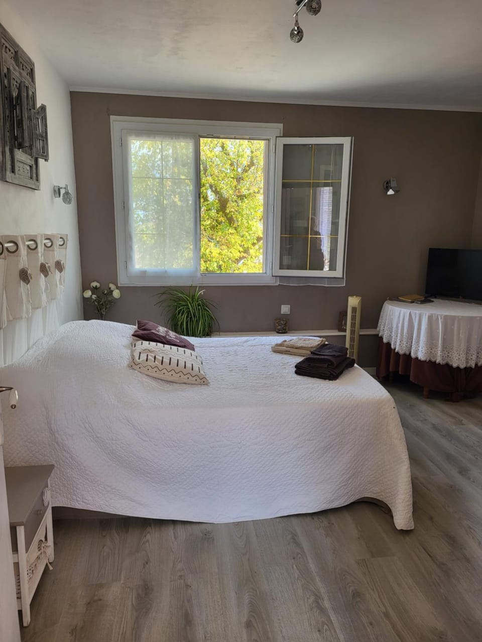 Chambre d'hôtes le chat botté Bed and Breakfast in Occitanie