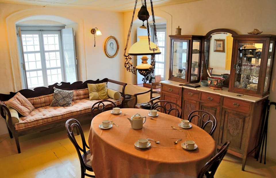 Communal lounge/ TV room, Living room, Seating area, Dining area