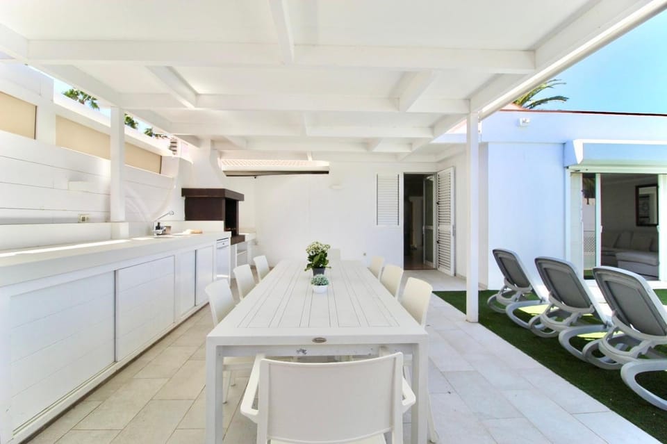 Casa Maspalomas private pool, Bbq and private parking Chalet in Maspalomas