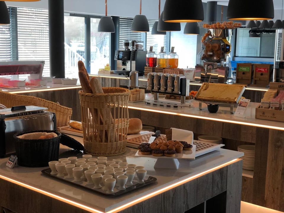 Breakfast, Buffet breakfast