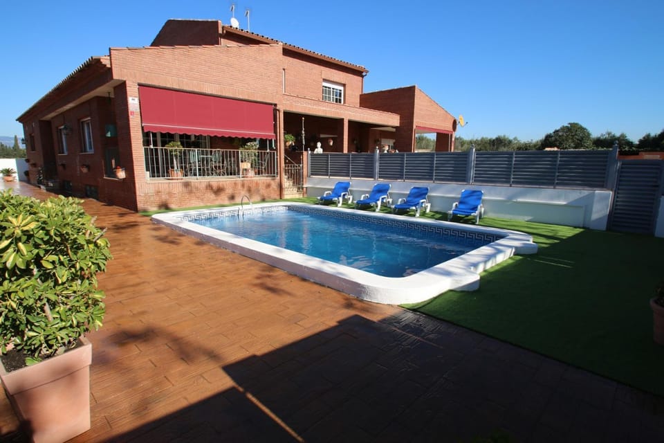 Property building, Facade/entrance, Swimming pool