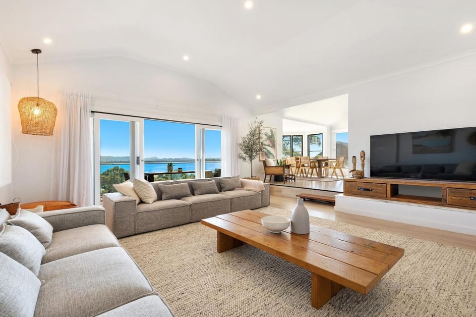 Sway - stunning 5 BR beach house with pool House in Byron Bay