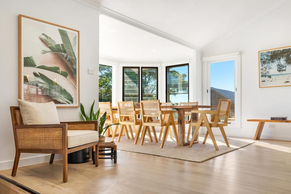Seating area, Dining area