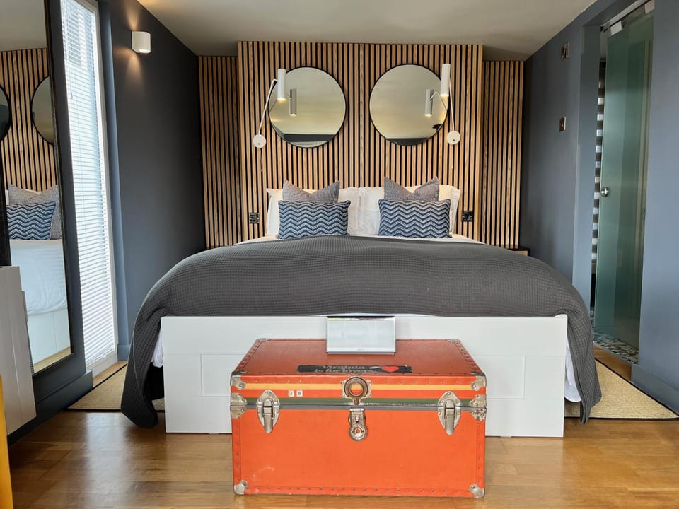 Rockmount Rooms & Apartment Hotel in West Devon District