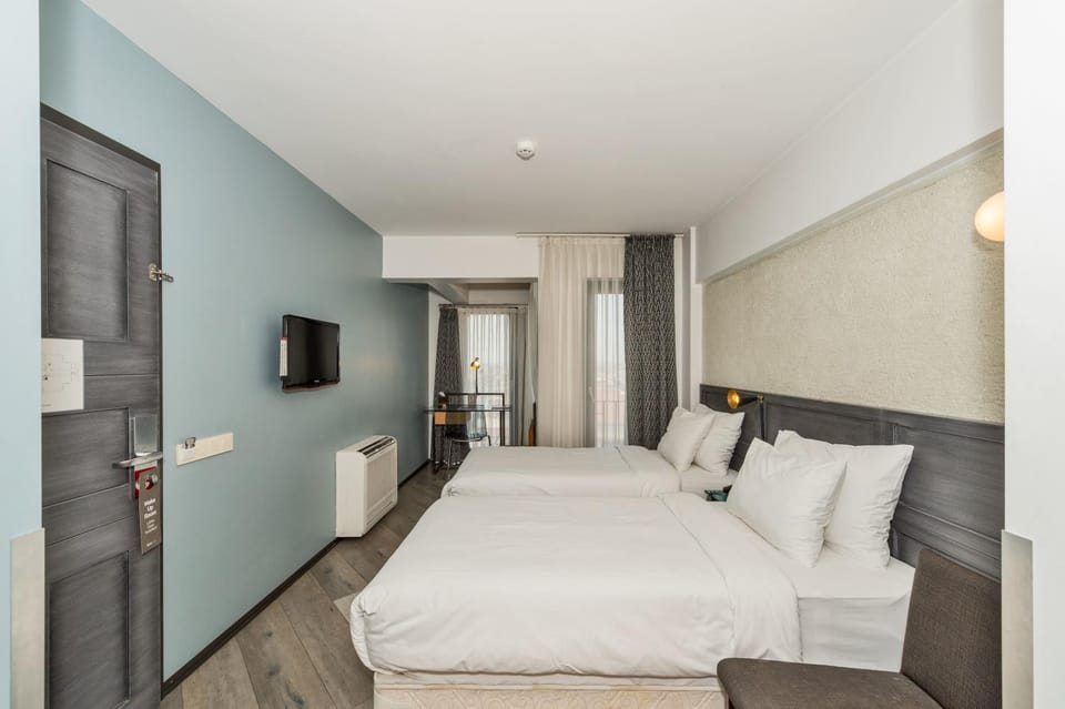 Photo of the whole room, Photo of the whole room