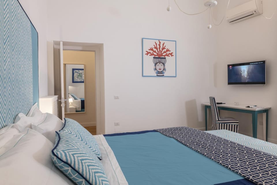 Bed, TV and multimedia, Photo of the whole room, Bedroom, air conditioner