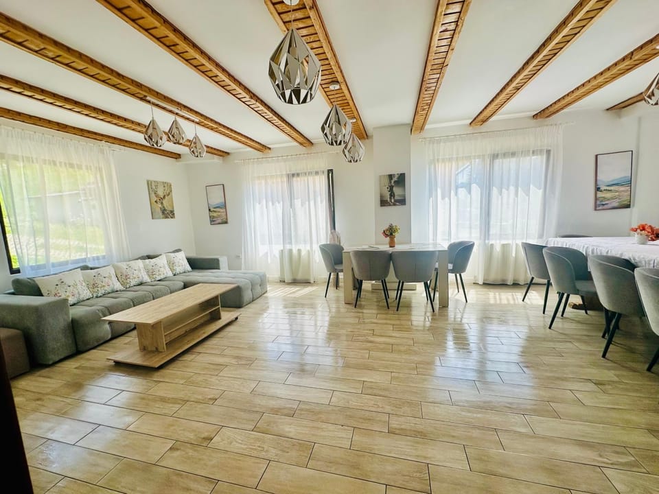 Vila Monica House in Bran
