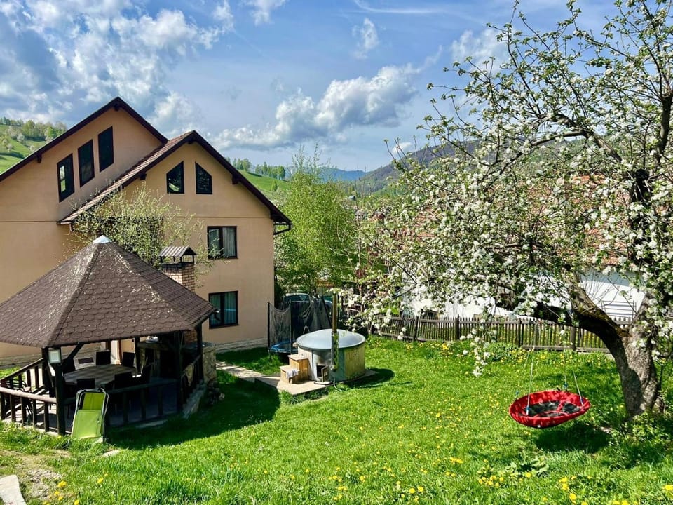 Vila Monica House in Bran