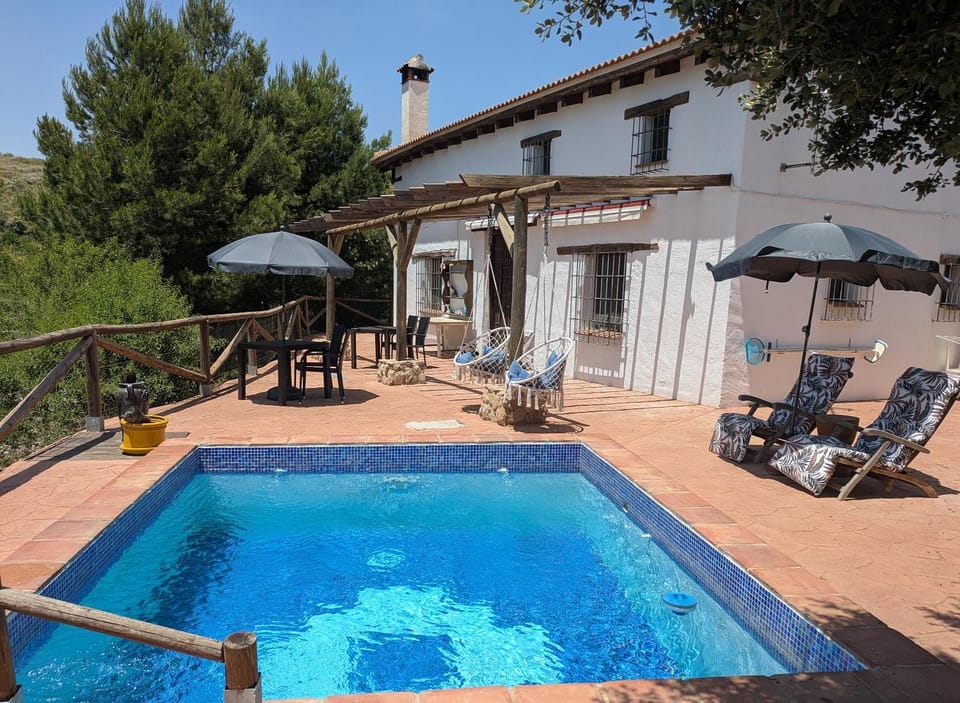 Property building, Balcony/Terrace, Swimming pool