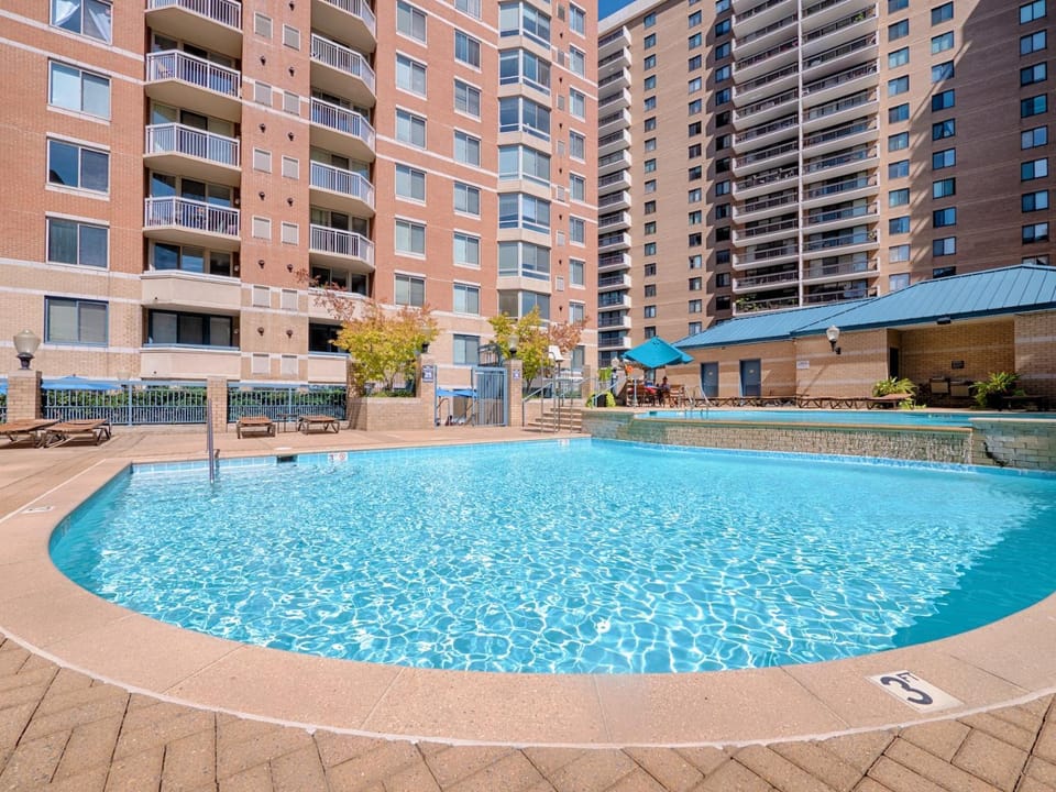 National at Ballston Place Apartment in Arlington