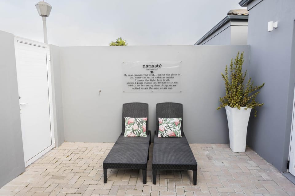 Patio, Seating area, sunbed