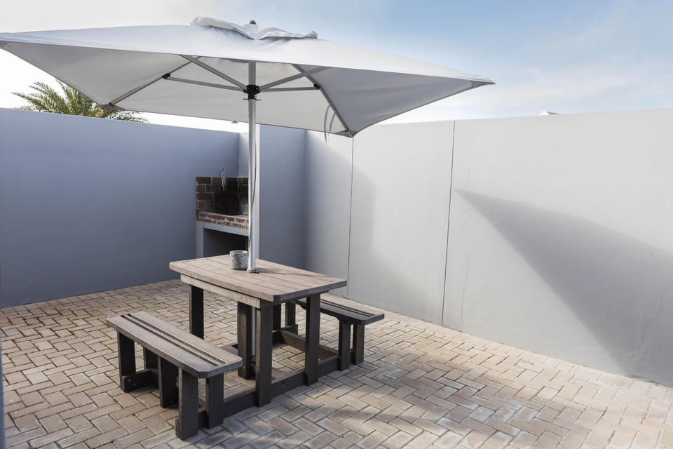 Patio, Day, BBQ facilities, Balcony/Terrace, Dining area