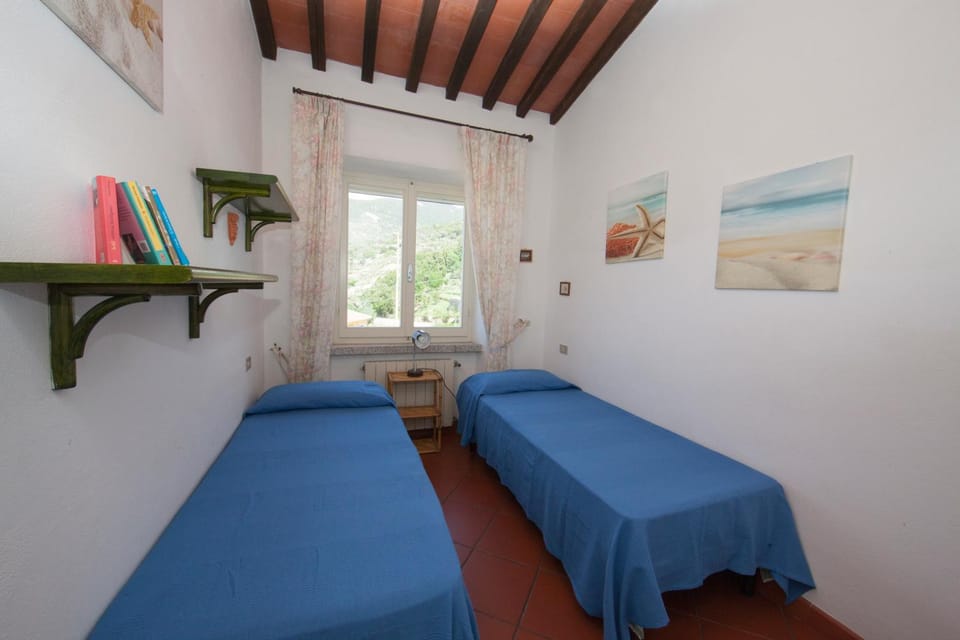 Bedroom, Family, Inner courtyard view