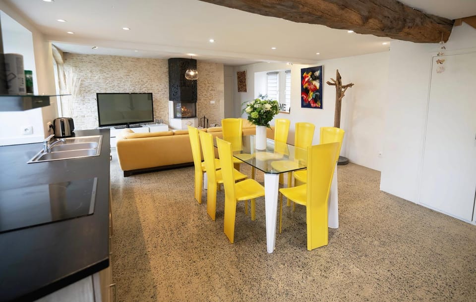 Living room, Dining area