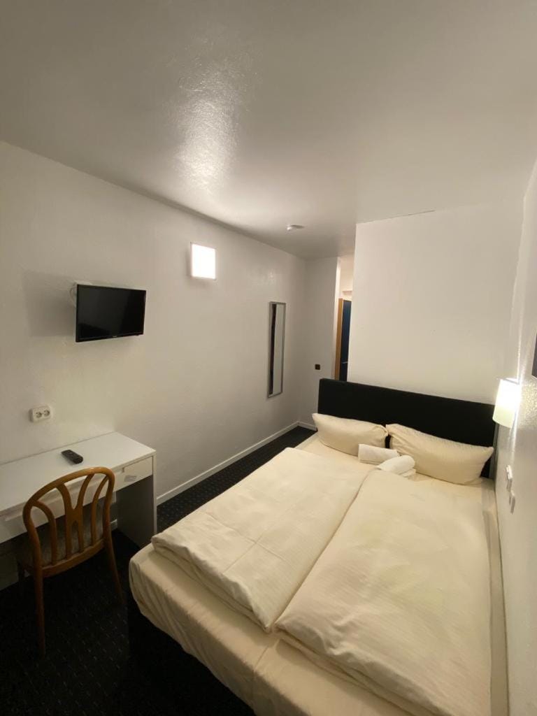 Photo of the whole room, Decorative detail