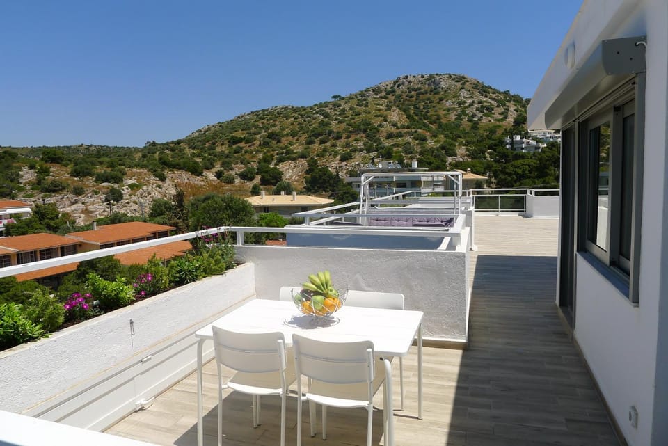 Athens Riviera Loft Apartment in Vouliagmeni