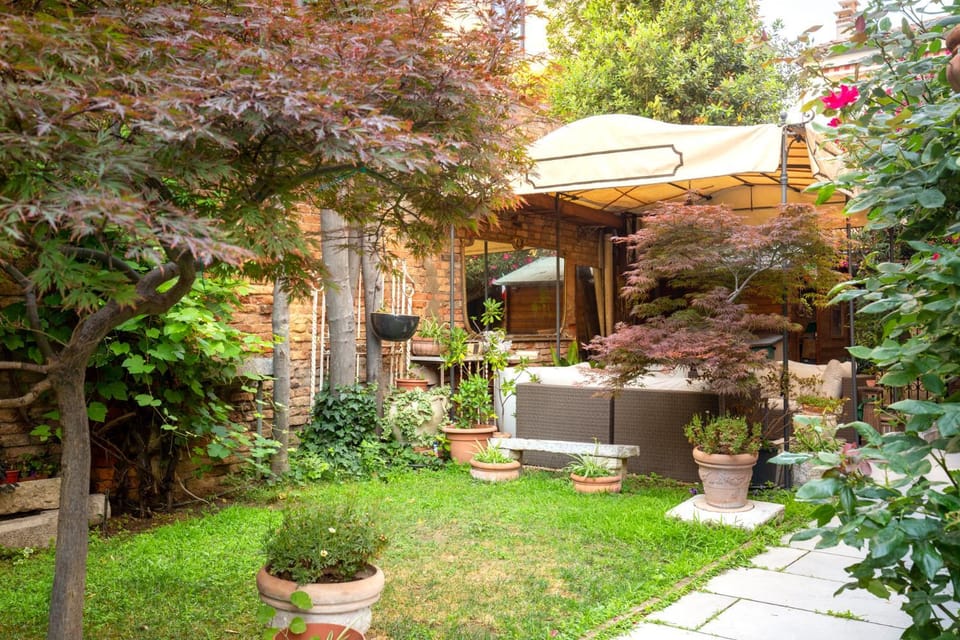 Garden, Inner courtyard view