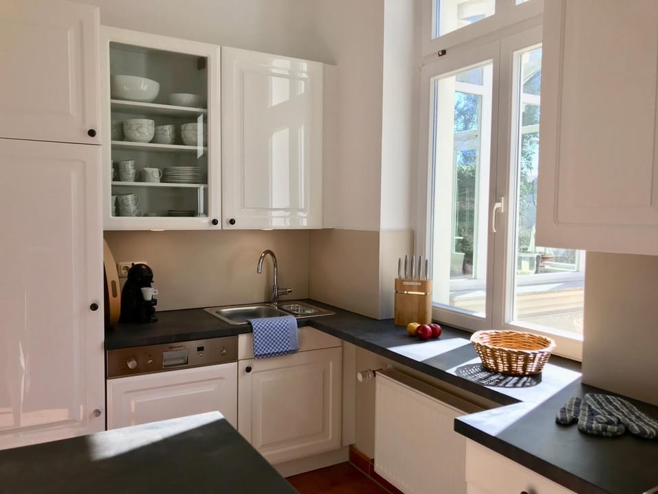 Coffee/tea facilities, Kitchen or kitchenette, dishwasher