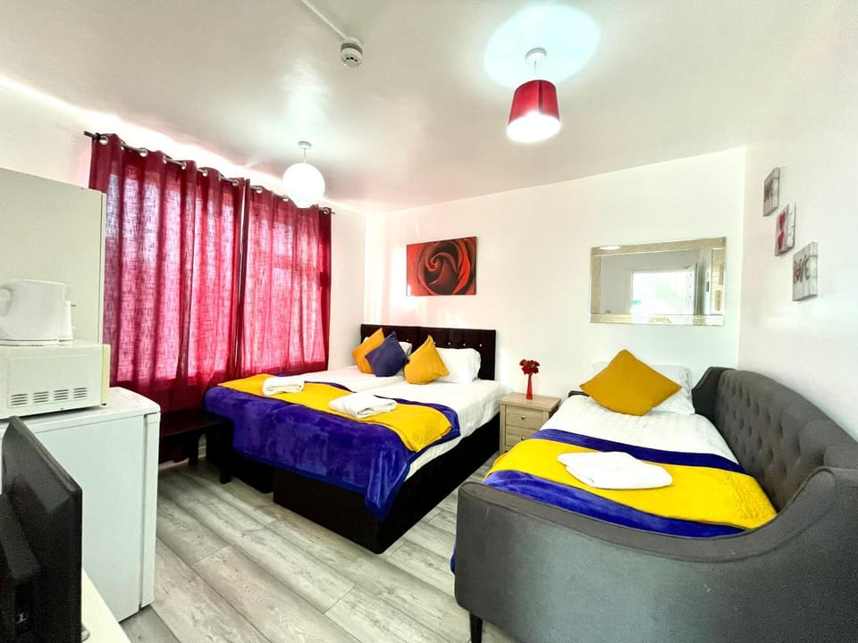 Studio Apartment, Private Bathroom and Parking Inn in Ilford