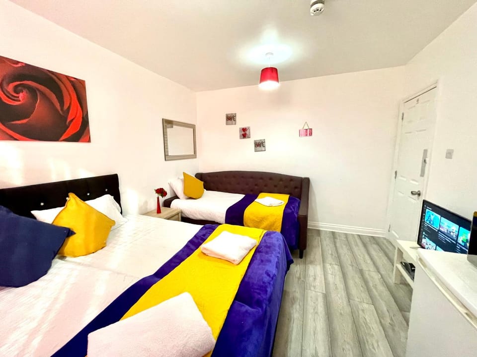 Studio Apartment, Private Bathroom and Parking Inn in Ilford