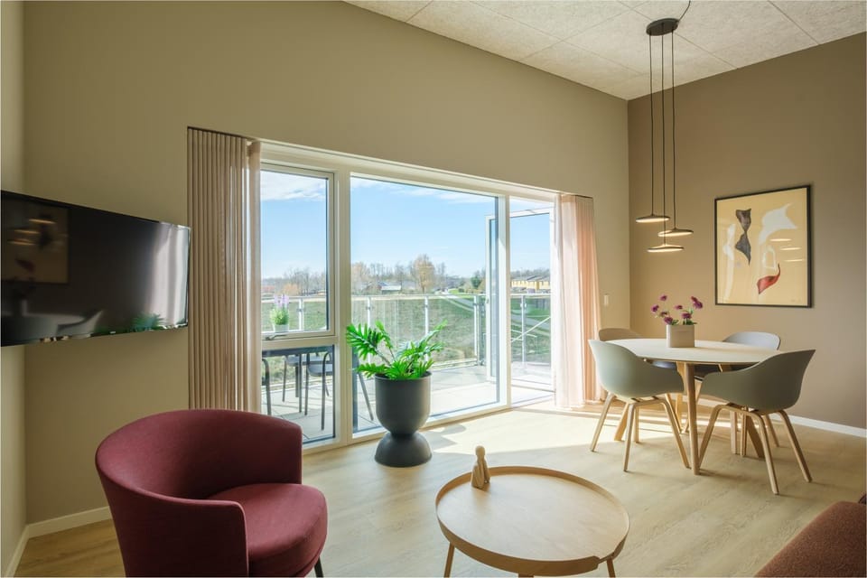 TV and multimedia, Living room, Dining area