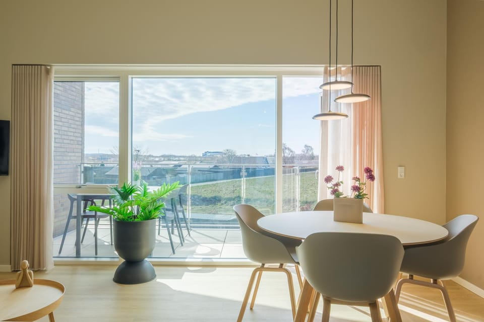 View (from property/room), Balcony/Terrace, Living room, Dining area