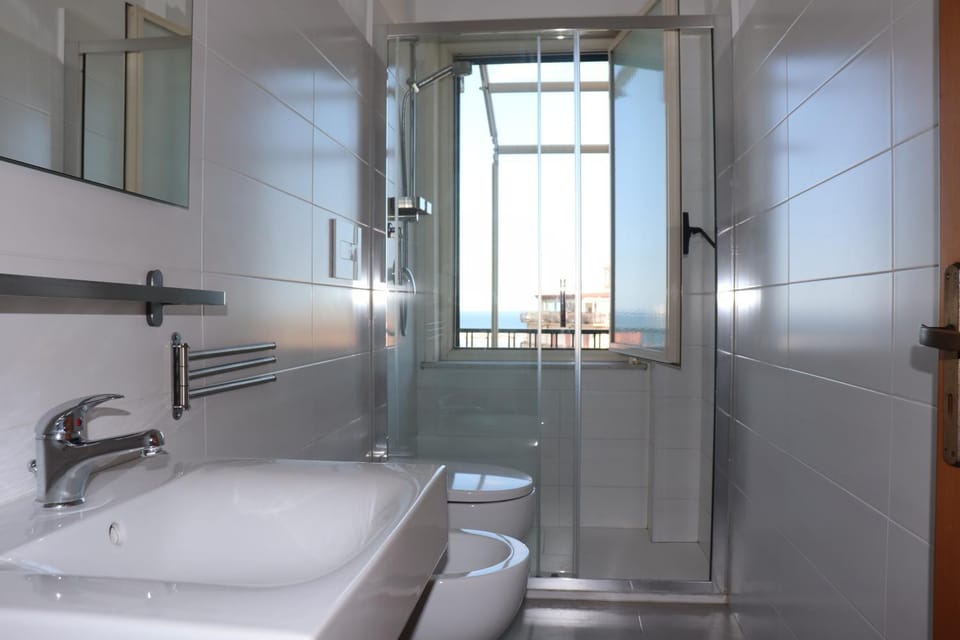Shower, Bathroom, Sea view