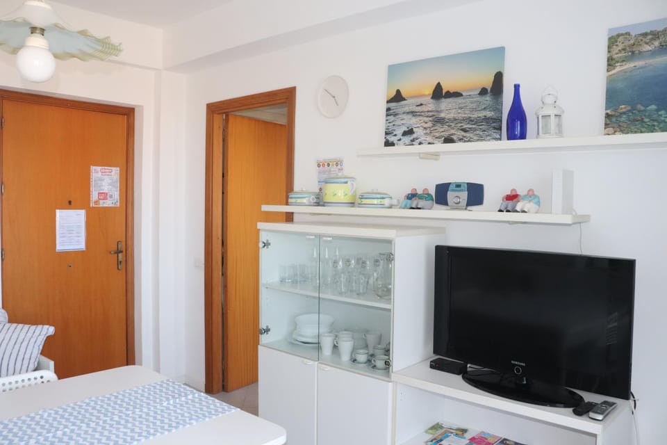 TV and multimedia, Kitchen or kitchenette