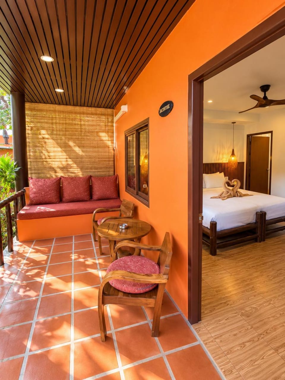 Photo of the whole room, Bedroom