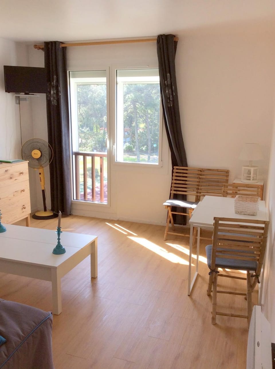 TV and multimedia, Seating area, Dining area, Bedroom