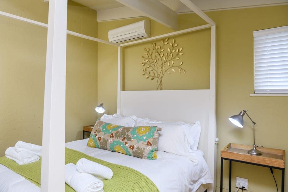 Bed, Bedroom, air conditioner
