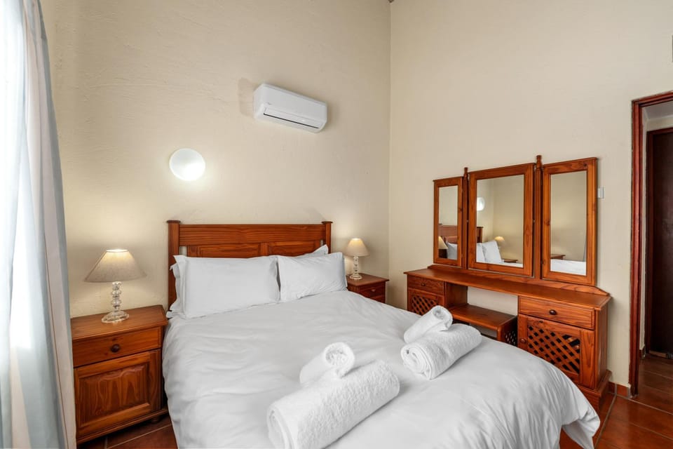 Bed, Bedroom, air conditioner