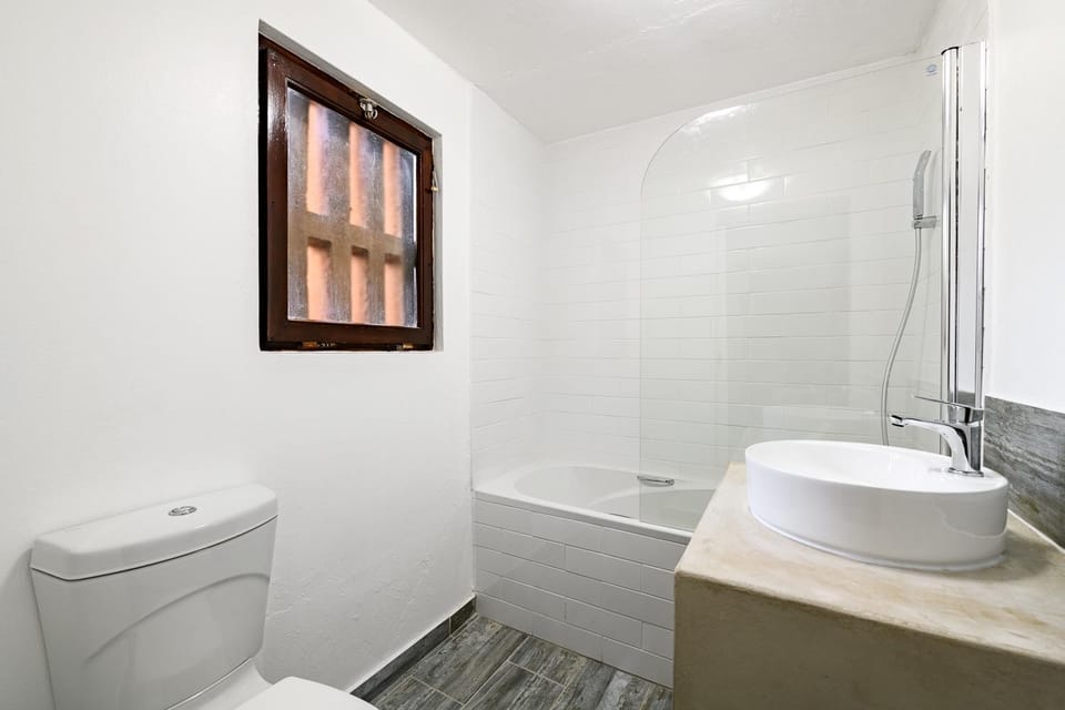 Bathroom, Bath