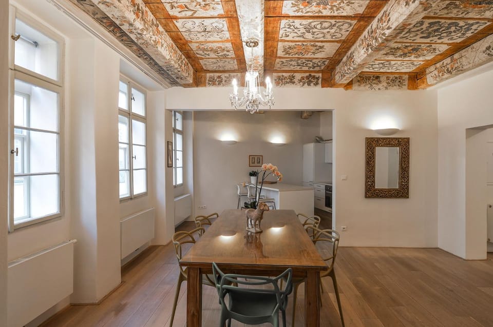 18th CENTURY BAROQUE RESIDENCE Apartment in Prague